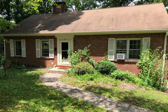Exterior - Spacious 4BR Family Home w/ Yard, Porch & Utilities – Zoned R-1, Walk to Downtown Boone!