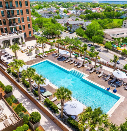 Rooftop pool - Studio Apt Lease Takeover or Sublet - The Jasper