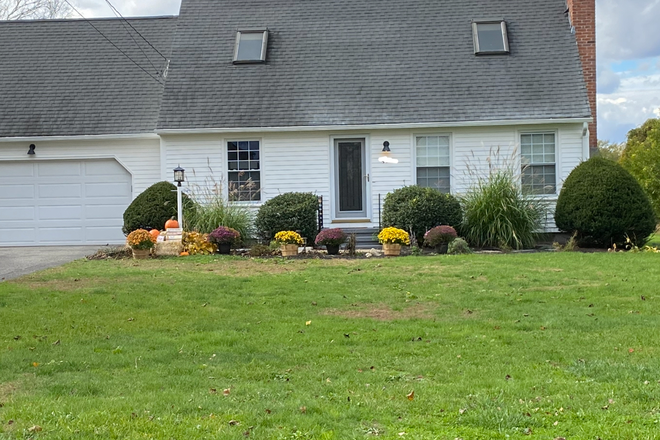 Outside Street View - Quiet Hadley Farmhouse (Furnished, Close to McGuirk)