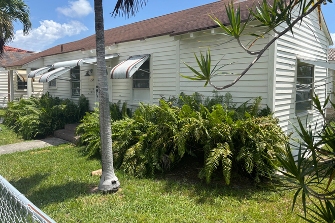 exterior - Newly renovated 2/1 near everything.