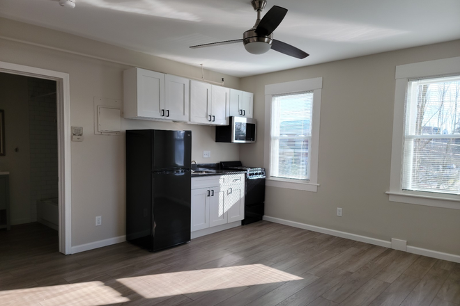 Interior - Perry Apartments - Studio