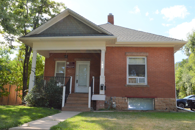 802 University #B - 802 University Ave. (2BR/1BA) Rental