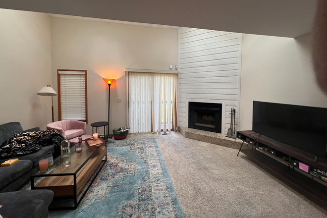 Living Room (before I moved in) - Goldrun