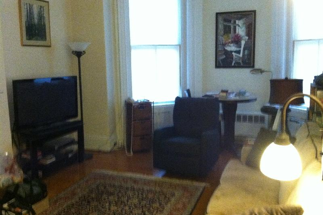 Livingroom - BACK BAY COMMONWEALTH  AVE - FAIRFIELD ST MOVE IN **MAY 1ST** Apartments