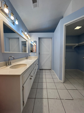Bathroom (master bedroom) - Rooms for rent House