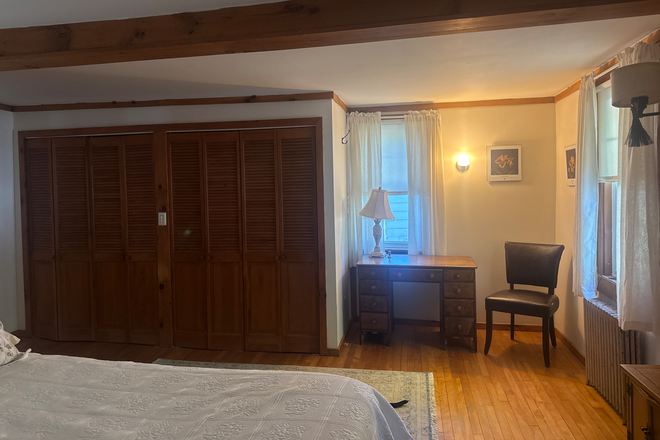 Bedroom closet and desk - Bedroom/ Private Bathroom. !0 minutes to UM House