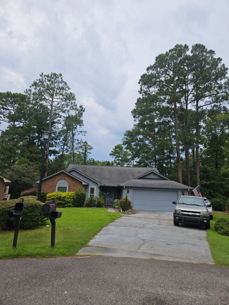 house front view driveway place to park, remote control door, view of ranch style - Myrtle Trace Neigborhood behind Conway hospital This is 1.6 miles from Coastal Carolina Univerisity