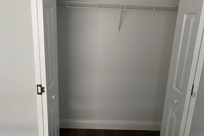 Room 2 - Shared Housing close to UCF