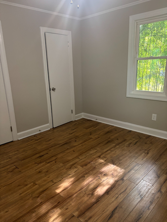 Bedroom - Blue and gray house with fenced yard/ 1 mile from College of Veterinary Medicine