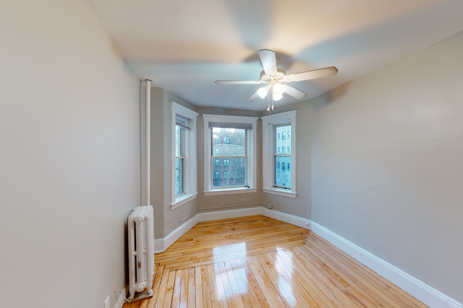 Call NOW for showings! 617-236-8550 - BURBANK ST - SPLIT 1BR FOR 2 PPL AVAIL *9/1/2026* W/ H&HW INC, LNDRY IN BLDNG IN SYMPHONY NEAR CLASS Condo