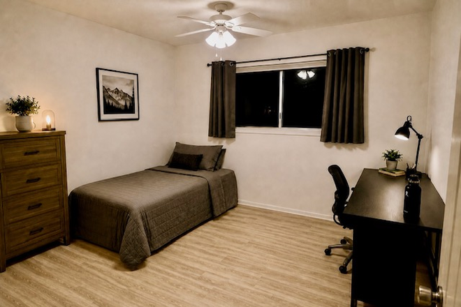 $1400 Large bedroom, wood floors, cieling fan, new paint - Large Bedroom, covered patio, large backyard, all utilities included, $1400