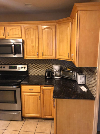 kitchen - 6 bedroom 3 1/2 baths House