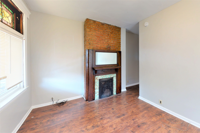 Living room - 426 Ada St House