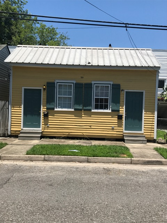 Cute! - 7811 Oak Street -A House