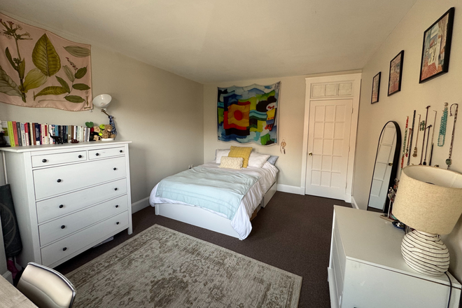 Bedroom - Cozy Single Room in 2 Bed 1 Bath Apartment