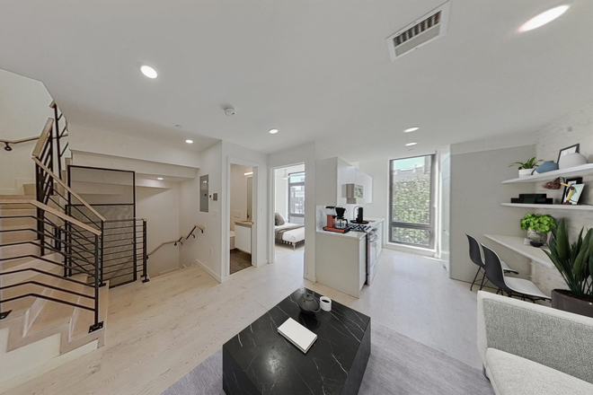 . - LOCATION!! Renovated 3 Bed / 3 Bath w/ LAUNDRY IN UNIT!! AVAIL. 9/1/26!!!