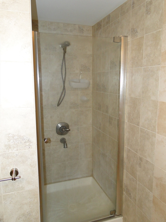 - - Close to Campus!! 1 bed w/ ALL Utilities Included, Laundry in Unit Apartments