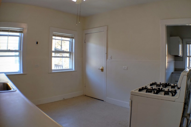 Kitchen - 2 OR 3 BED UNIT AFFORDABLE NEAR TUFTS Apartments