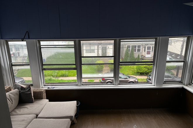 Balcony - Montrose apartment - close to campus