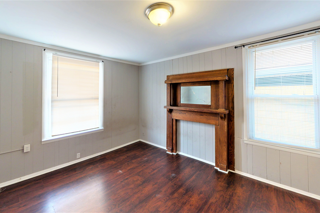 Living Room - 2317 Stratford Ave House