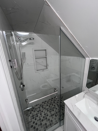 shower - Room for Rent — 5 Min Walk to UofT | $1000 All-In | Females Only