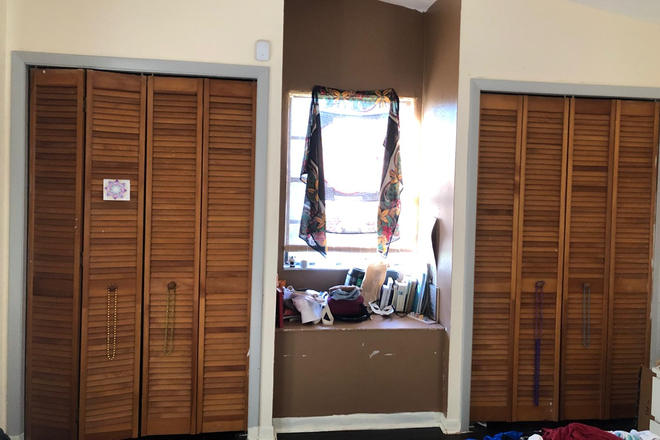 Closet spaces - Sublease room for 3 months House