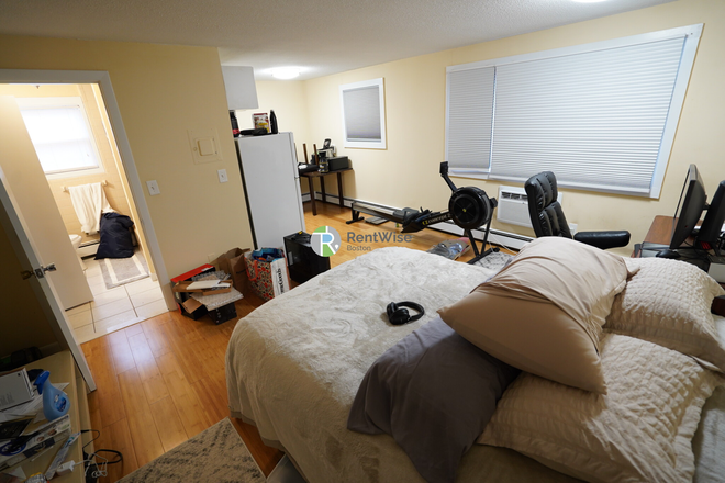 studio - Affordable Studios Available from June to September in Waltham! Apartments