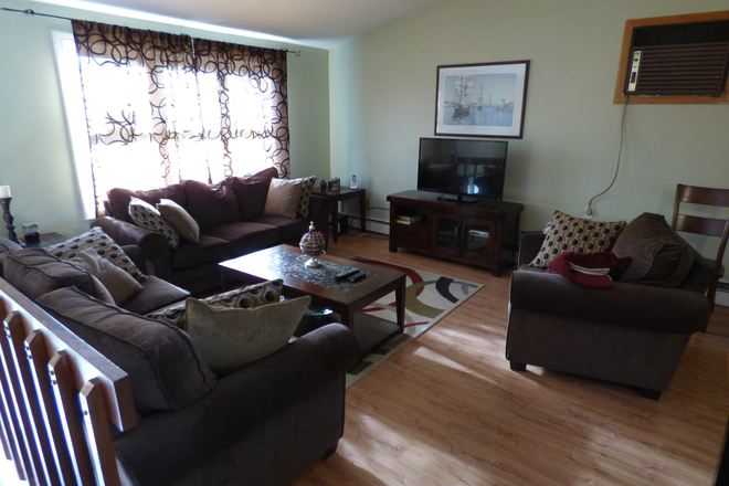 Living Room - Available for a group of 4! 4 Bedroom in Bonnet Shores! House