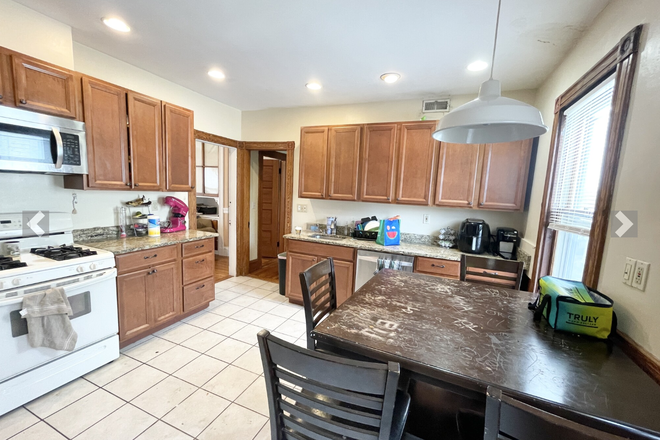 kitchen - Wonderful 4 Bed / 2 Bath available 9/1/24!! Apartments