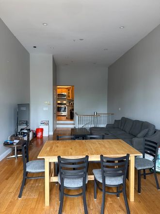 living room - Private Room in Large 3-Story House - Free Parking & Shared Bathroom with 1 Person (Shared Housing)
