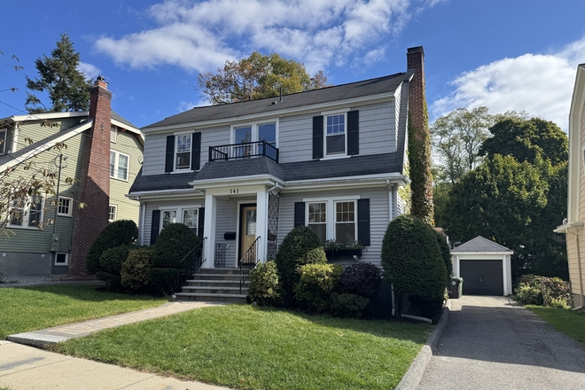 Charming colonial-style home with classic curb appeal in a desirable neighborhood. - Charming Watertown Colonial: Open Floor Plan, Spacious 3BR/2.5BA, with Laundry and Parking House