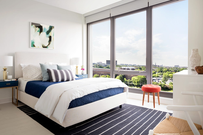 Master Bedroom - Below Market Luxury Apt - WestLoop
