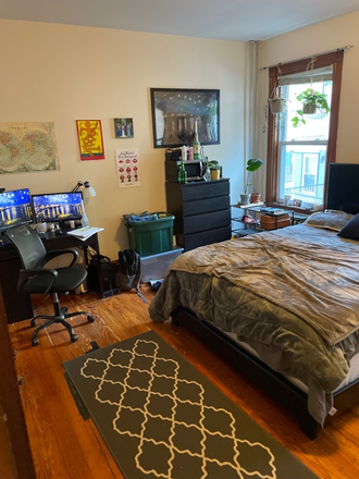 living - 5 BED WITH IN-UNIT LAUNDRY!! WATER INCLUDED! 9/1/26! Apartments