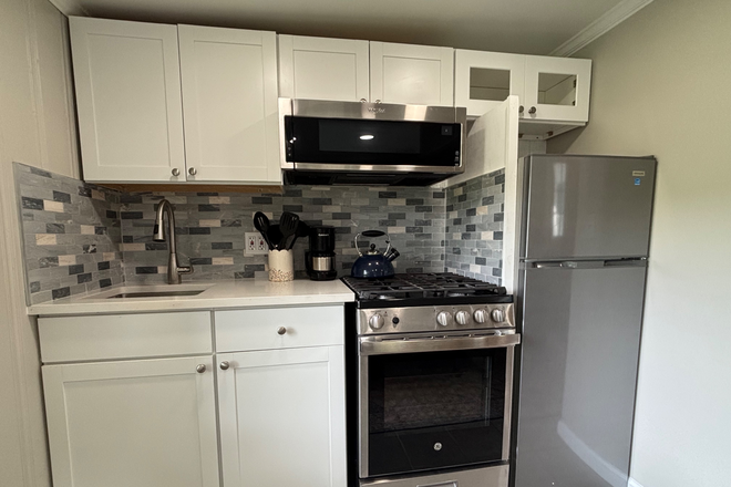 Kitchen - Fully furnished studio on Emory bus line House