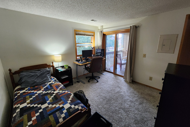 Your Bedroom/Balcony - Gold Run Condos - Close to Campus, AC, Your own bed and bath