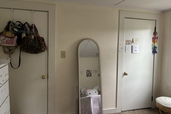 Bedroom - Spring 2027 Sublet Duplex