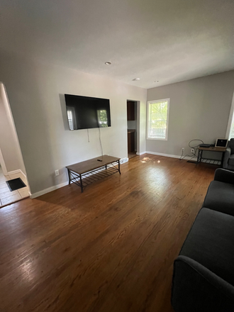 Living room - Move in Ready! 2 Bedroom, Close to campus House