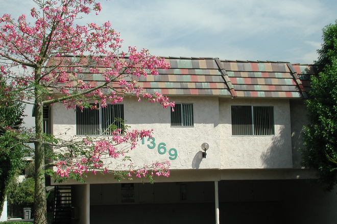 Building Front - Top Floor * Newly Renovated * June 2026 Rent Free * Pool Apartments