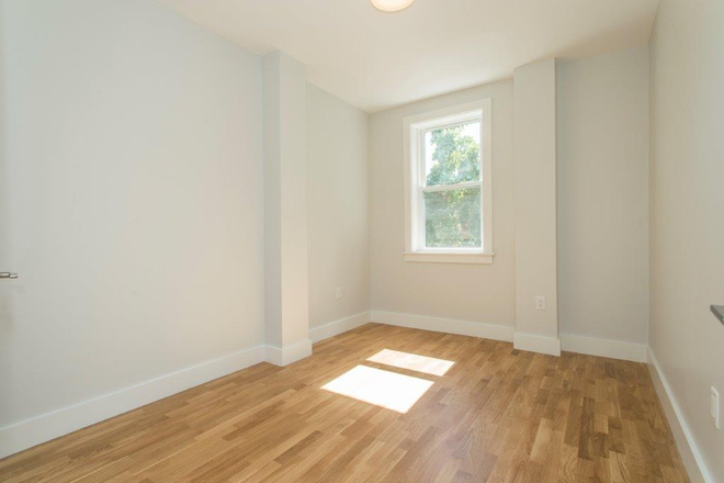 Hub Realty - Davis Square, beautiful 1 bedroom with new kitchen,1 free month rent Apartments
