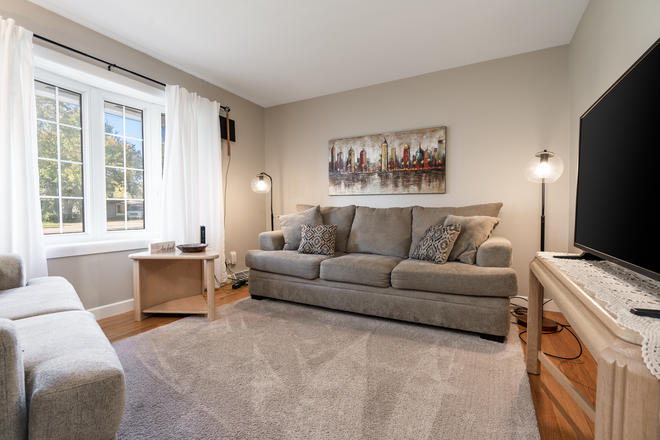 Living room 1 - Breezy's house in Boilermaker country