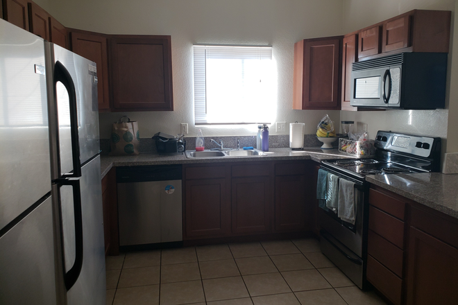 Kitchen - Updated 5 bed 4 bath home next to the Honor Village