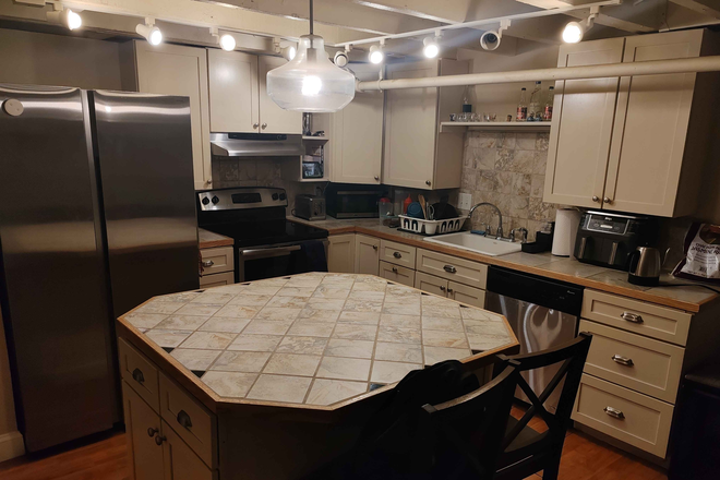 Kitchen - 3020A Guilford Ave, One Bedroom Apartment for Sublease
