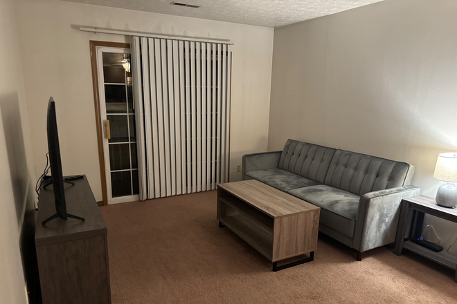 Living Room - River Cross Apartments