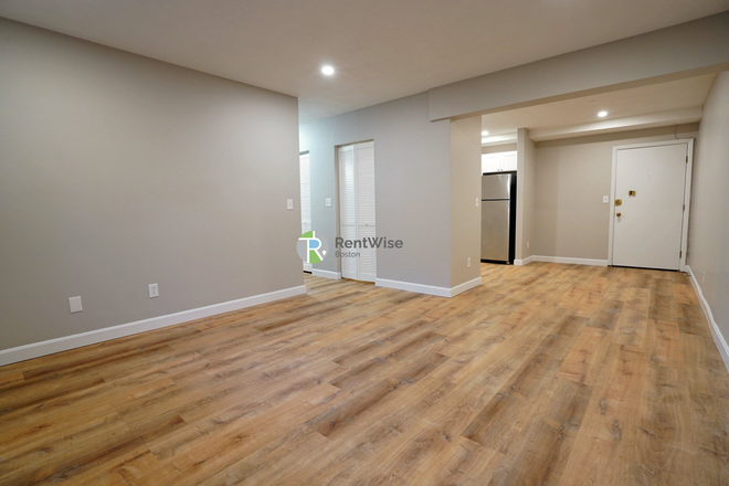 1 - Modern Feb 2025 Brighton 2 Bed 2 Bath | H & HW included | No Fee!!!! Apartments