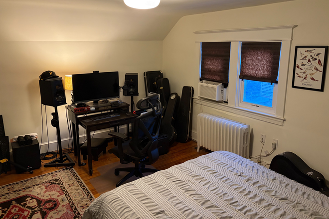 Your bedroom, image 1/4 - Large room in shared home in Bethesda