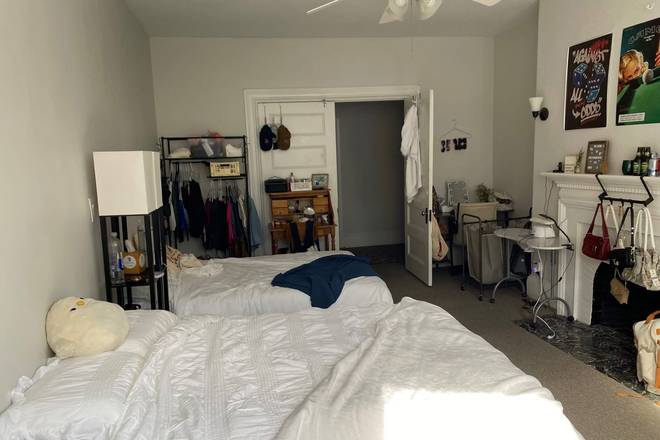 Room to share (does not come furnished) - HUGE room in duplex apartment on Hemenway St available for 9/1/26-8/31/27