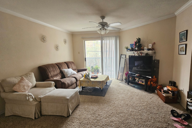 Living room - Gables Citywalk Apartments
