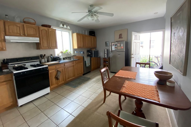 - - Rare 2 Bedroom Apt near Tufts! June 2027