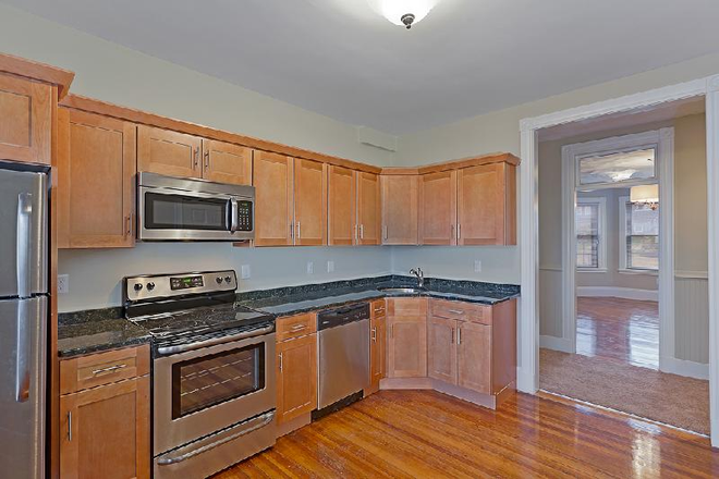 Call NOW for showings! 617-236-8550 - GLADSTONE STREET - FANTASTIC EAST BOSTON 4 BED 2 BATH W/ LAUNDRY IN THE BUILDING! *AVAIL 9/01/2025* Apartments