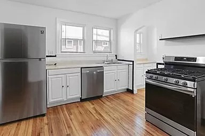 . - 2027-2028 - GREAT 2 UNIT HOUSE IN BRIGHTON